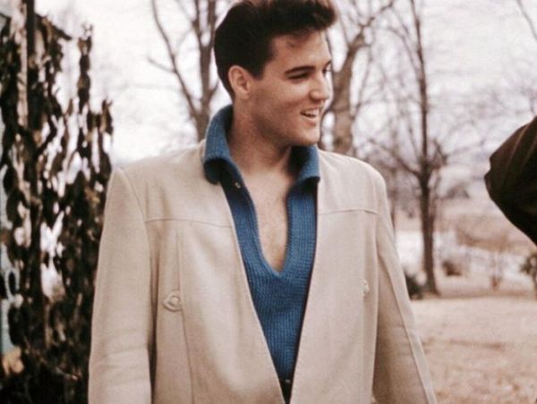 Έλβις Πρίσλεϊ : H συλλογή που παρουσιάζει τον βασιλιά του ροκ εν ρολ στα καλύτερά του