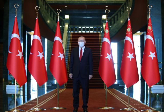 «Ο εθνολαϊκισμός που εξέθρεψε ο Ερντογάν τού γυρίζει την πλάτη» - Η ανάλυση Χατζηβασιλείου στο MEGA