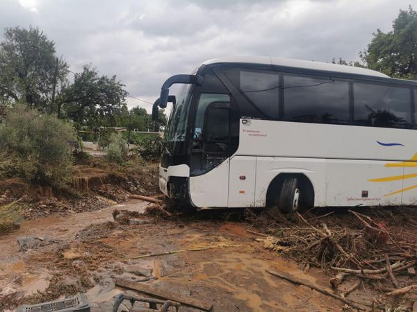 Εικόνες απόλυτης καταστροφής στην Εύβοια – 3.000 πλημμυρισμένα σπίτια