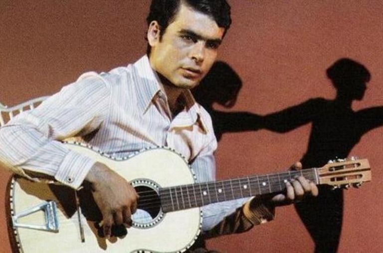 Γιάννης Πουλόπουλος : Ακούστε το «Αγαλμα», ένα τραγούδι που συγκινεί εκατομμύρια Ελληνες