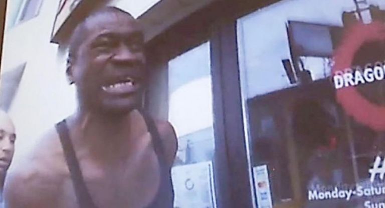 Τζόρτζ Φλόιντ: Νέο σοκαριστικό βίντεο ντοκουμέντο από την σύλληψή του – «Μην πυροβολείτε»