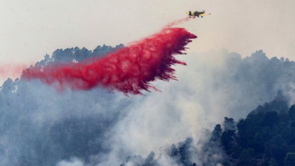 Ισπανία : Τουλάχιστον 3.200 άνθρωποι εγκαταλείπουν τις εστίες τους λόγω πυρκαγιάς