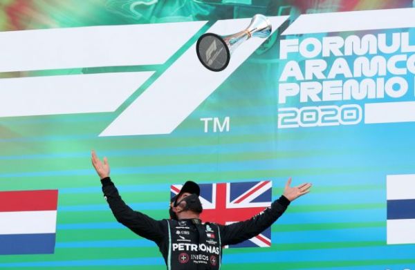 Formula 1 : Άνετη νίκη του Χάμιλτον στην Ισπανία – Έσπασε ρεκόρ του Σουμάχερ!