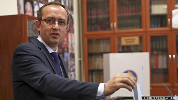 Μολύνθηκε από τον κοροναϊό ο πρωθυπουργός του Κοσόβου Αβντούλα Χότι