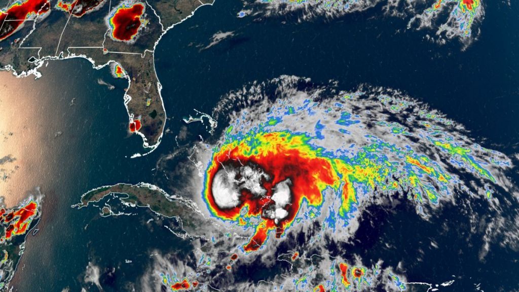 Κυκλώνας χτυπά μαζί με τον κοροναϊό : Σε κατάσταση έκτακτης ανάγκης Φλόριντα και Β. Καρολίνα