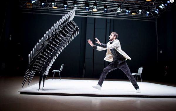 Αφιερωμένο στον Θάνο Μικρούτσικο το Διεθνές Φεστιβάλ Χορού Καλαμάτας που ξεκινά σήμερα