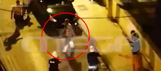 Επίθεση με τσεκούρι στην Καλλιθέα : Με σοβαρά τραύματα νοσηλεύεται η 54χρονη