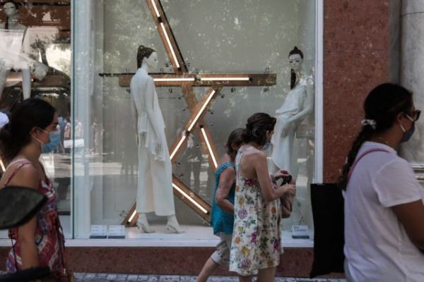Κοροναϊός : Σε όλη τη χώρα η διασπορά – Το 1/3 των κρουσμάτων από εστίες προηγούμενων ημερών