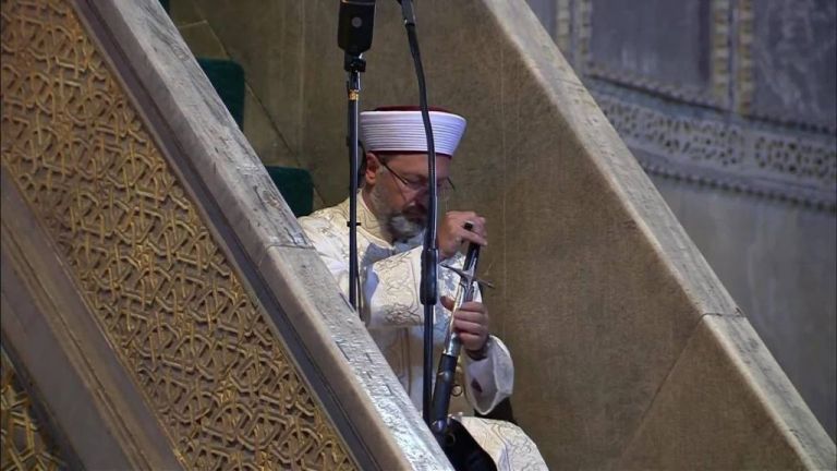 Αγία Σοφία : Ποιος είναι ο Αλί Ερμπάς, ο επικεφαλής με το οθωμανικό ξίφος