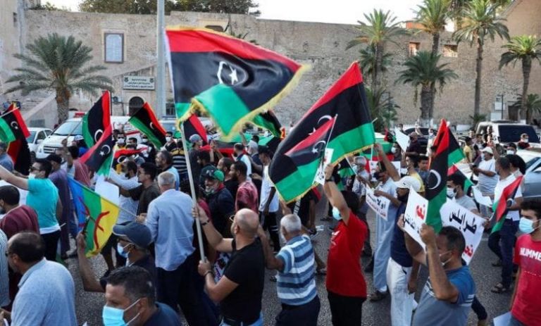 Λιβύη : Ξέσπασε κρίση στη φιλοτουρκική κυβέρνηση Σάρατζ εξαιτίας των διαδηλώσεων