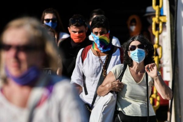 Κοροναϊός: Η χώρα θωρακίζεται για τον Δεκαπενταύγουστο – Πότε θα δώσουν το πράσινο φως οι ειδικοί για νέα μέτρα
