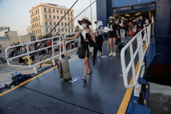 Παγώνη: Όριο συγκεντρώσεων κάτω των 50 ατόμων για να ξεπεράσουμε τον σκόπελο