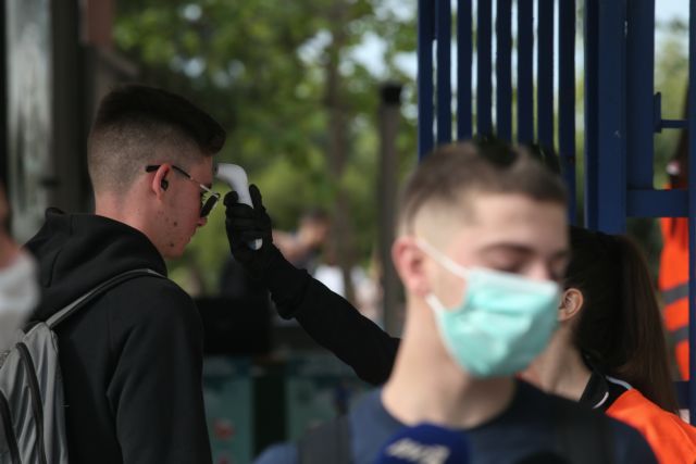 Καβγάς ΣΥΡΙΖΑ και ΝΔ για το άνοιγμα των σχολείων και τη χρήση της μάσκας