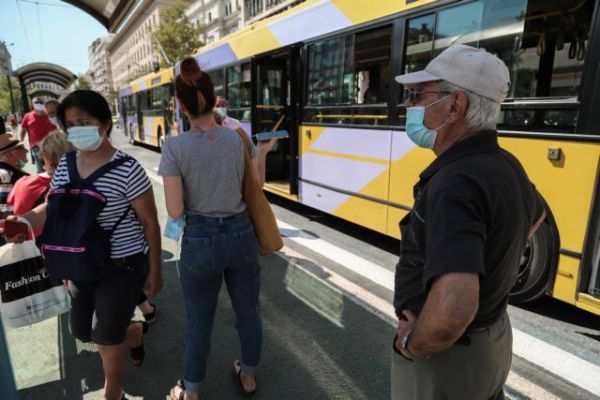 «Βροχή» τα πρόστιμα για μη χρήση μάσκας – 414 παραβάσεις σε μία μέρα