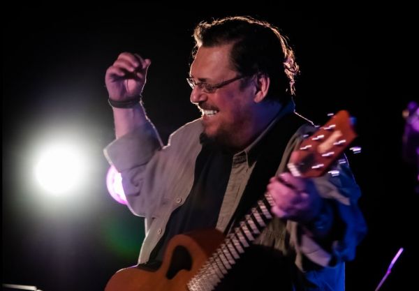 Λαυρέντης Μαχαιρίτσας: Οι φίλοι του τραγουδούν στο Μέγαρο ένα χρόνο μετά…