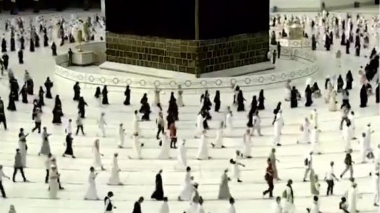 Κοροναϊός : Στην Μέκκα βρήκαν τρόπο να κρατούν αποστάσεις
