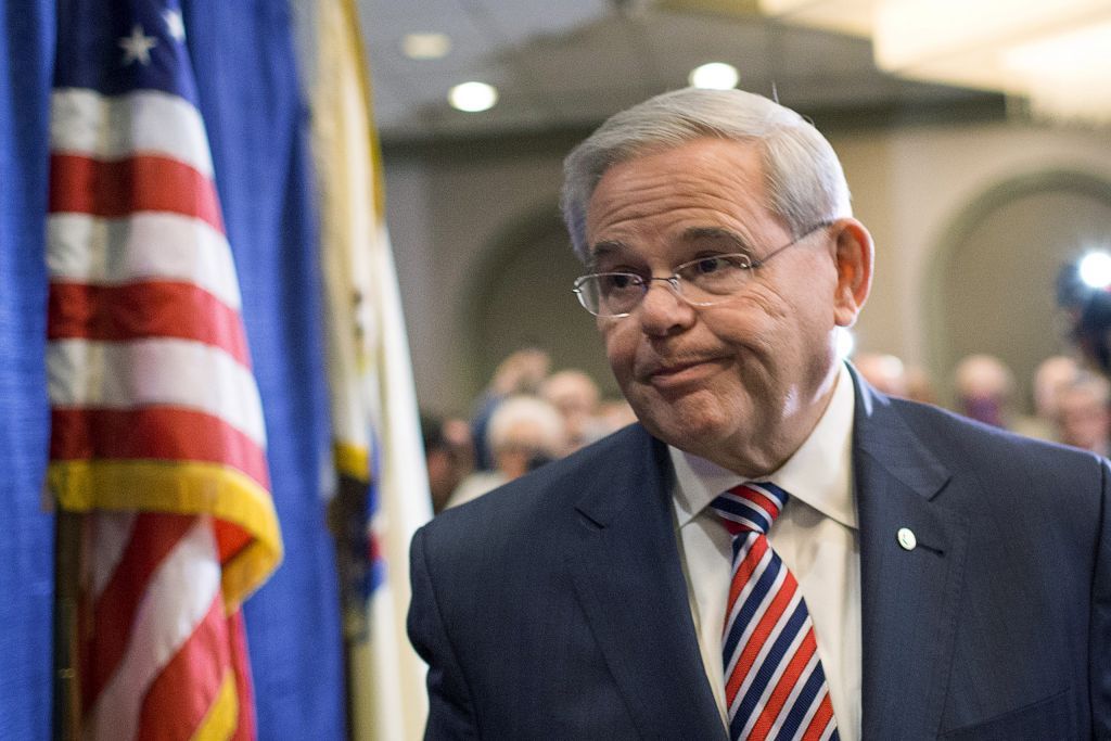 Μενέντεζ : Επίθεση στον Τραμπ για την ιδιαίτερη πρόσβαση του Ερντογάν στο Οβάλ Γραφείο