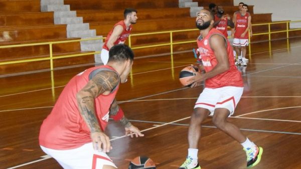 Ολυμπιακός: Αναβλήθηκαν τα φιλικά με Προμηθέα, συνεχίζεται η δουλειά στο Μέτσοβο