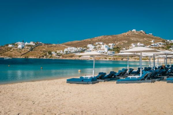 Δικηγόρος έσπασε την καραντίνα και πήγε διακοπές στη… Μύκονο