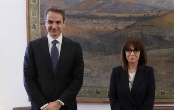 Την ΠτΔ ενημέρωσε ο Μητσοτάκης για τις εξελίξεις στην Αν. Μεσόγειο