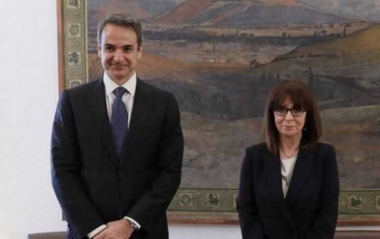 Την ΠτΔ ενημέρωσε ο Μητσοτάκης για τις εξελίξεις στην Αν. Μεσόγειο