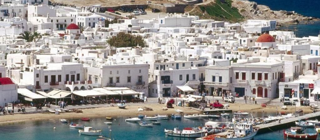 Κύπρος: 17 κρούσματα κοροναϊού σε πτήση από Μύκονο