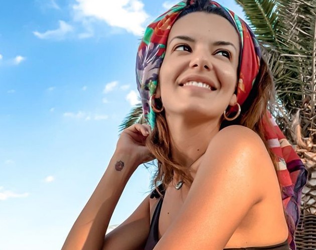 Νικολέττα Ράλλη : Ποζάρει με μαγιό μετά τη γέννηση της κόρης της