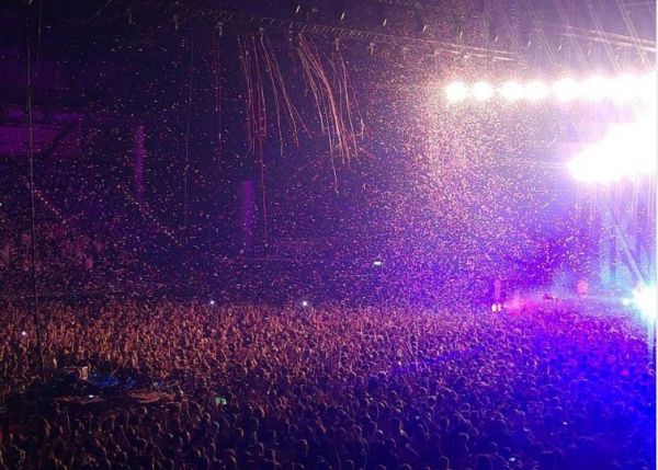 Κοροναϊός: Πείραμα τεραστίων διαστάσεων υπόσχεται reboot σε συναυλίες