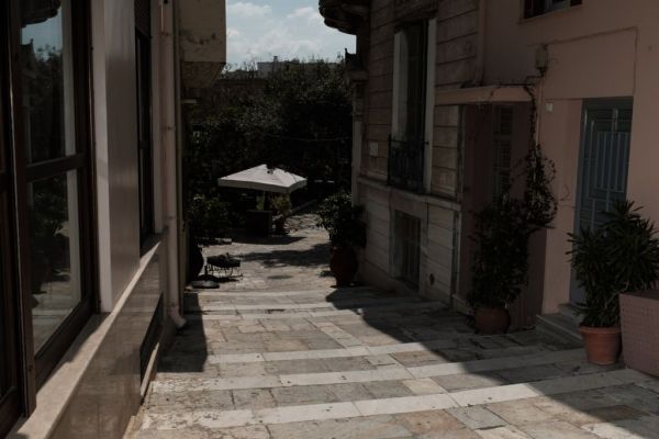 Εμπορικός Σύλλογος Αθηνών: Ζητά την υπαγωγή των καταστημάτων στο ευνοϊκό καθεστώς τουριστικών επιχειρήσεων