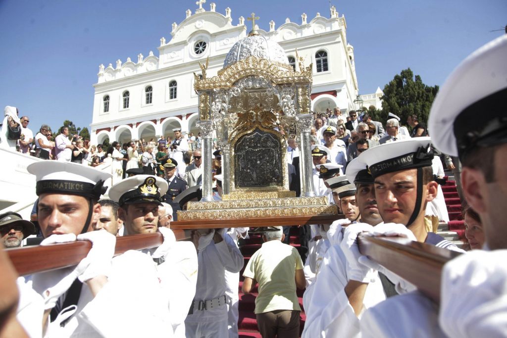 «Αίνιγμα» οι λιτανείες εν όψει Δεκαπενταύγουστου