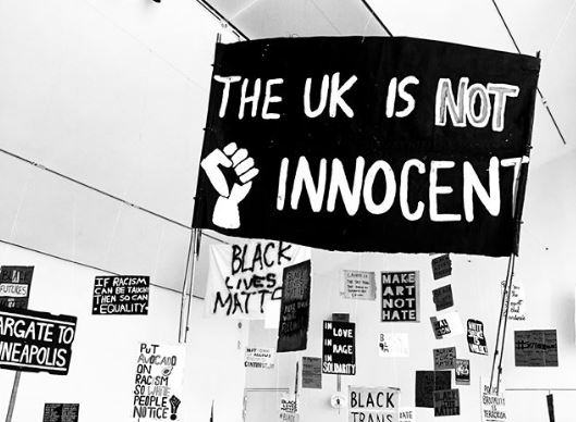 Περισσότερα από 100 πλακάτ του Black Lives Matter σε έκθεση στο Ηνωμένο Βασίλειο