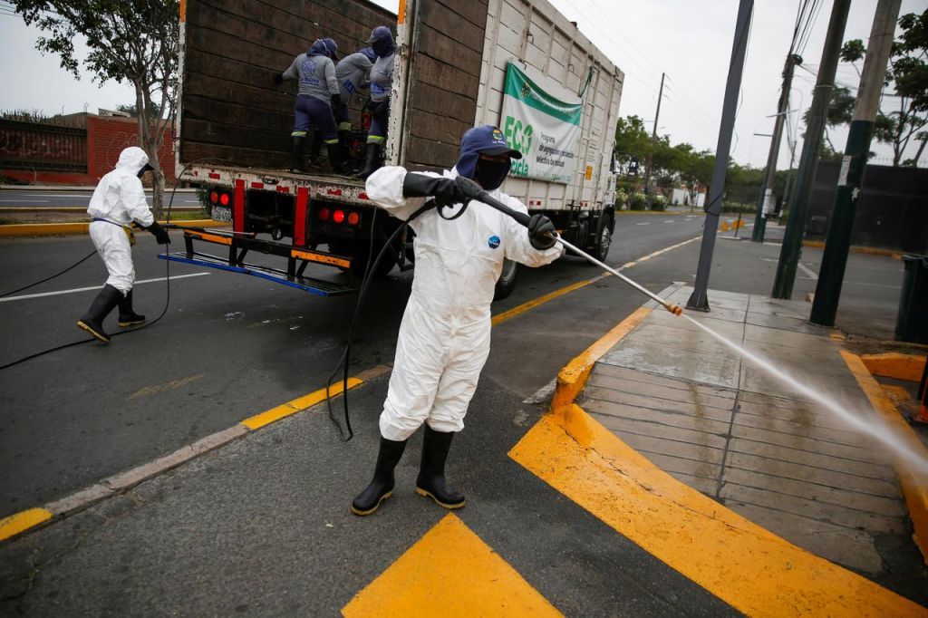 Περού : Απαγόρευση οικογενειακών συγκεντρώσεων – «Συγγενείς και φίλοι μας μολύνουν»