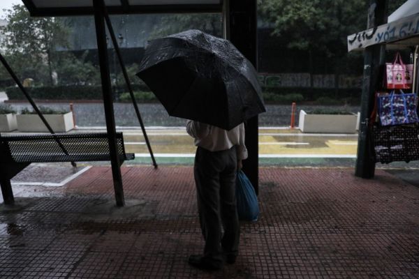 Άστατος καιρός με βροχές και καταιγίδες – Δείτε ποιες περιοχές θα επηρεαστούν