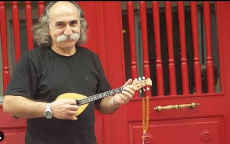 Με μπαγλαμά και τραγούδια στην τελευταία του κατοικία ο Αγάθωνας Ιακωβίδης