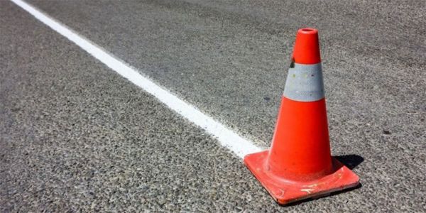 Διακοπή της κυκλοφορίας στη λεωφόρο Αθηνών λόγω φωτιάς σε υπόνομο