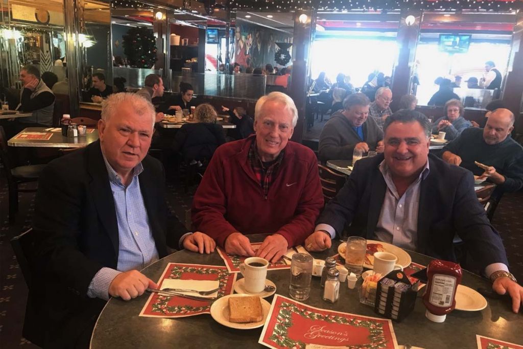 Ρόμπερτ Τραμπ : Το έντονο ενδιαφέρον του για την Κρήτη και η λατρεία του για την ελληνική κουζίνα