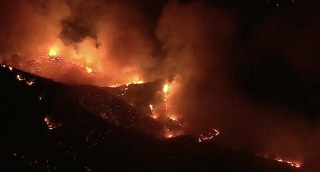 Καλιφόρνια : 8.000 άνθρωποι εγκατέλειψαν τις εστίες τους λόγω της πυρκαγιάς «Apple Fire»