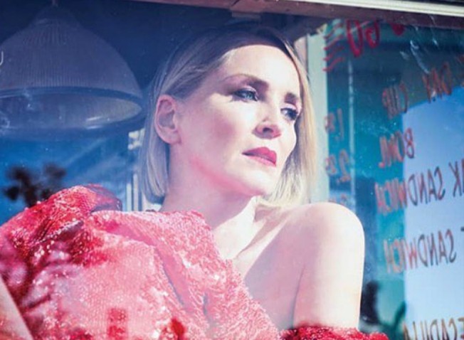 Σάρον Στόουν : Το ηχηρό μήνυμα για τον κοροναϊό – «Θύμα» η αδελφή της