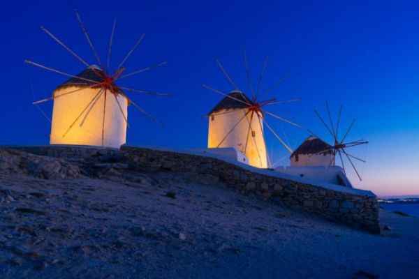 Κοροναϊός : Τι προβλέπουν τα μέτρα για Μύκονο και Χαλκιδική – Ποιοι εξαιρούνται από τη χρήση μάσκας