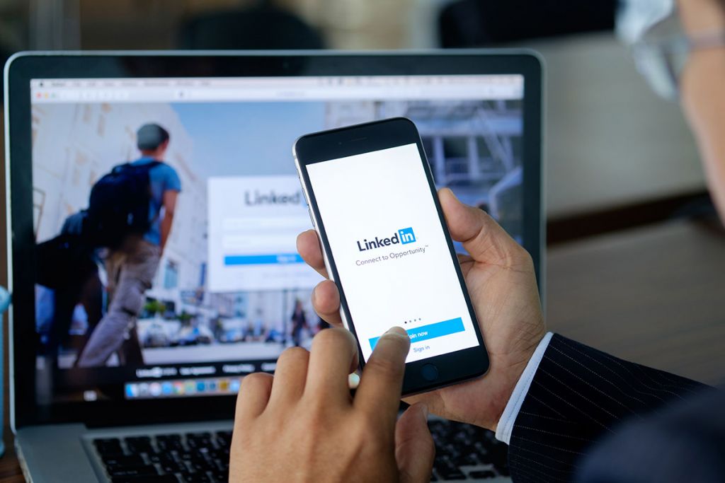 LinkedIn: Οικοδομώντας επαγγελματικά δίκτυα στον καιρό… του κορωνοϊού
