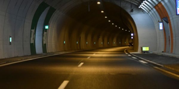 Κακοκαιρία Αυγουστιάτικα : Εκλεισαν οι σήραγγες του Πλαταμώνα – Ακινητοποιήθηκαν τρένα