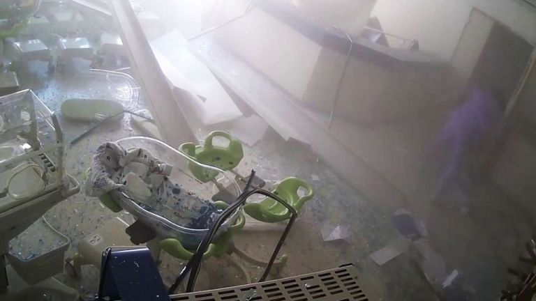 Βηρυτός: Νέο βίντεο-σοκ από κάμερες ασφαλείας νοσοκομείου που θρήνησε 17 νεκρούς