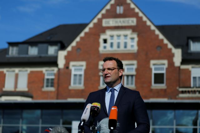 Γερμανία : Διαδηλωτές κατά των μέτρων για τον κοροναϊό έφτυσαν τον υπ. Υγείας