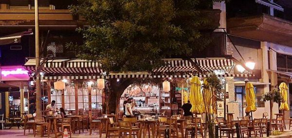 Ο κοροναϊός άλλαξε το τοπίο στη νυχτερινή ζωή: Από τα ξέφρενα πάρτι μέχρι πρωίας, μπουζούκια στις 7 το απόγευμα