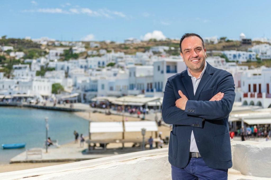 Ο δήμαρχος Μυκόνου, Κ. Κουκάς, μιλά στο in.gr για όλα όσα συμβαίνουν στο νησί