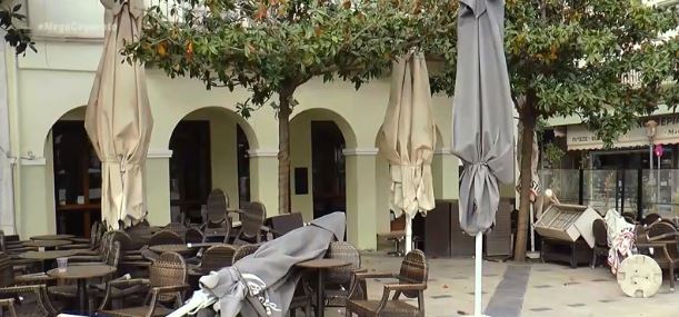 Συναγερμός για την κατακόρυφη πτώση των τουριστικών εσόδων