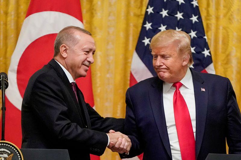 Μάζης : Ο Τραμπ είναι εκβιαζόμενος από τον Ερντογάν, δεν τον αγαπά