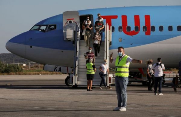 Σάλος με πτήση της TUI από Ζάκυνθο προς Kάρντιφ – «Ήταν γεμάτη covidiots χωρίς μάσκες»