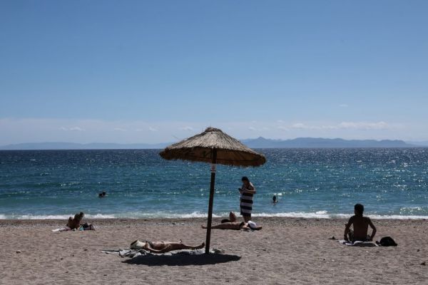 Καιρός : Ζέστη και μποφόρ – Μέχρι 36 βαθμούς η θερμοκρασία