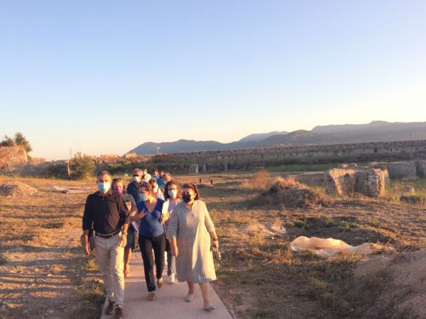 Τριήμερη επίσκεψη Μενδώνη στη Λευκάδα – Αυτοψία στο κάστρο της Αγίας Μαύρας και στο Αρχαίο Θέατρο